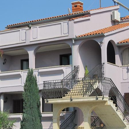 Purple House Apartment Pula Exterior photo