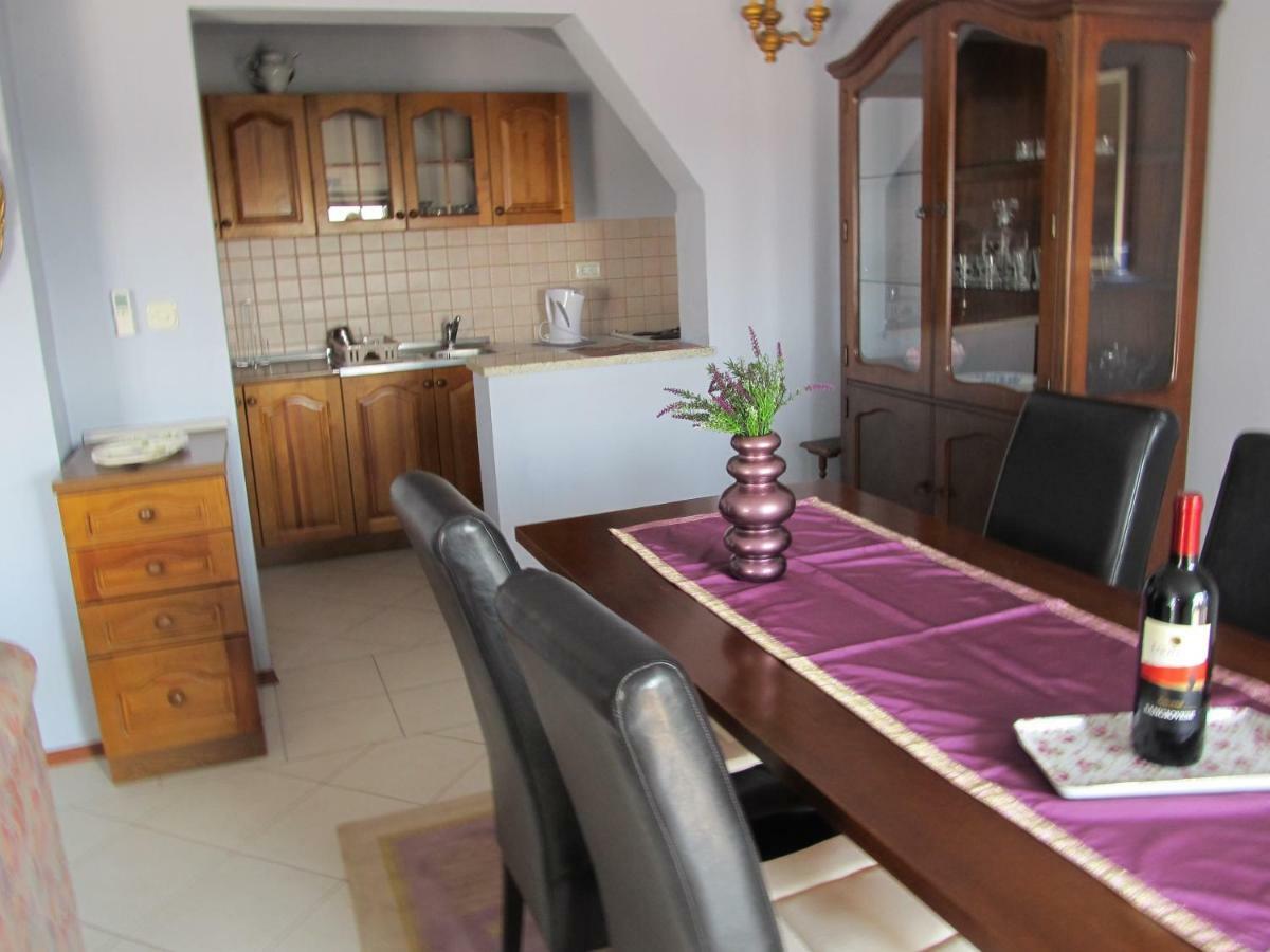 Purple House Apartment Pula Exterior photo