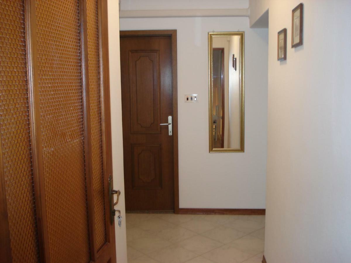 Purple House Apartment Pula Exterior photo